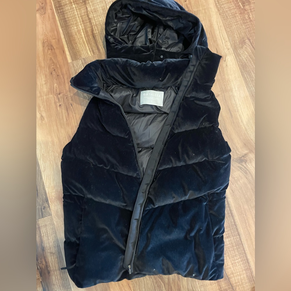 Athleta Lofty Black Velvet Puffer Vest Size Small